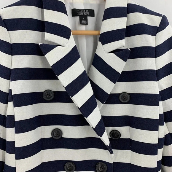 Halogen Atlantic-Pacific Women's 8 Button Classic Stripe Blazer Size 8 - Picture 4 of 11